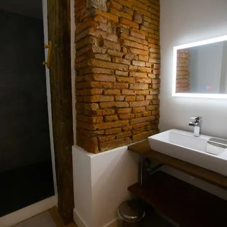 Warm T3 Loft Style In The Heart Of アパート